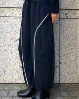 ラインアクセントコクーンパンツ